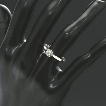 9ct White Gold 0.15ct Diamond Cluster Ring - Image 3