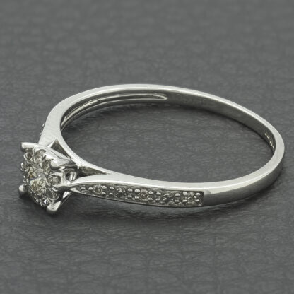 9ct White Gold 0.15ct Diamond Cluster Ring - Image 2