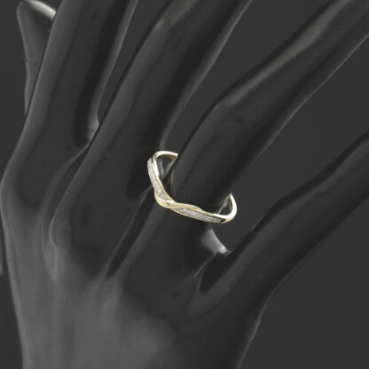9ct Yellow Gold Diamond Wishbone Ring - Image 3