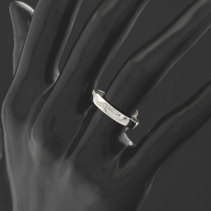 9ct White Gold Diamond Ring - Image 3