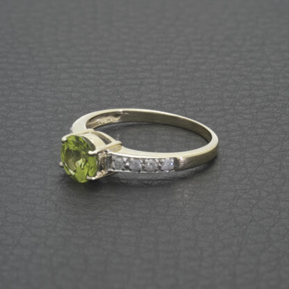 9ct Yellow Gold Peridot And Diamond Ring - Image 2