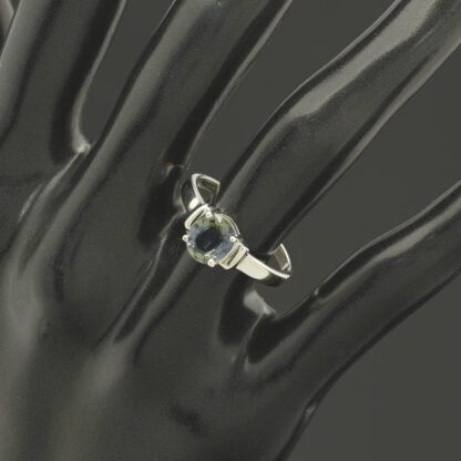 9ct White Gold 1.30ct Green Sapphire Ring - Image 4