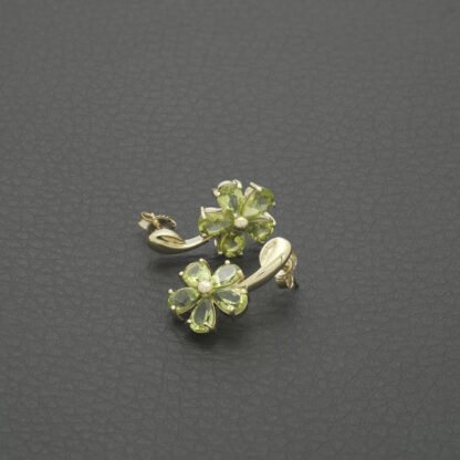 9ct Yellow Gold 3.88ct Peridot Cluster Earrings - Image 4