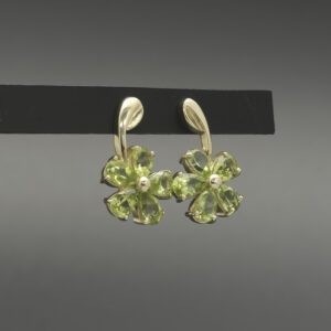 9ct Yellow Gold 3.88ct Peridot Cluster Earrings