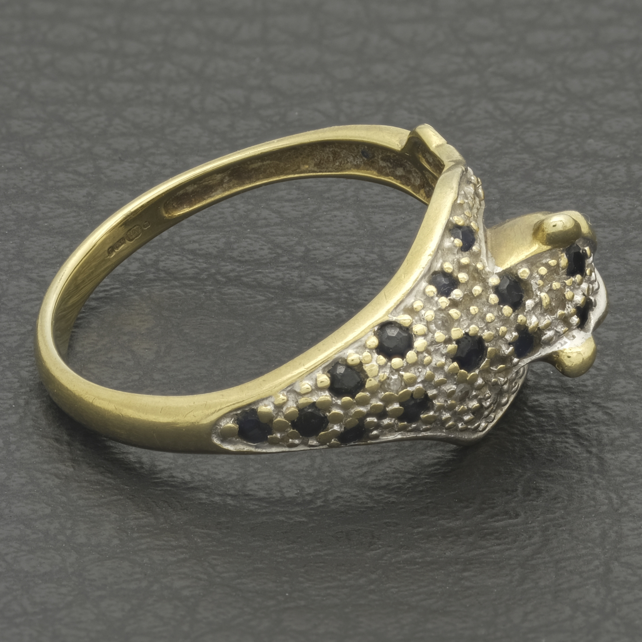 9ct Yellow Gold 0.03ct Diamond & 0.14ct Sapphire Panther Ring - Image 3