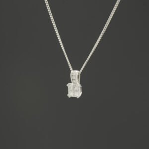 18ct White Gold 0.33ct Diamond Necklace 18&#8221;