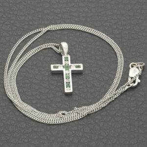 18ct White Gold 0.09ct Diamond &#038; 0.10 Emerald Cross Necklace 18&#8243;