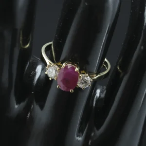 18ct Yellow Gold 1.07ct Ruby & 0.30ct Diamond Ring