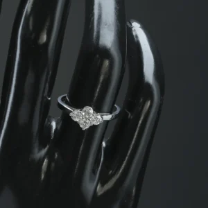 18ct White Gold 0.50ct Diamond Cluster Ring