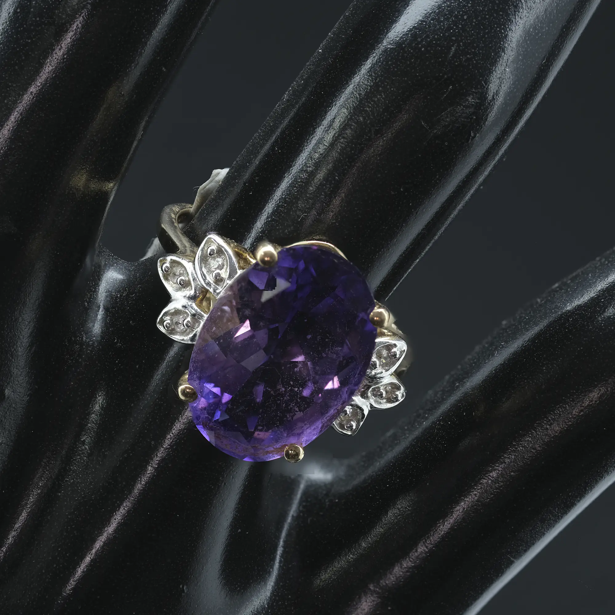 10ct Yellow Gold 4.35ct Amethyst & Diamond Ring - Image 2