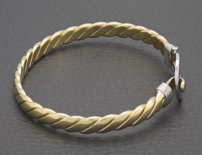 9ct Yellow Gold Loop Bangle - Image 5