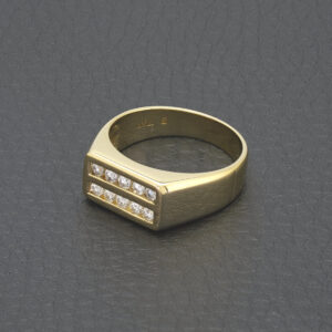 18ct Yellow Gold 0.50ct Diamond Signet Ring